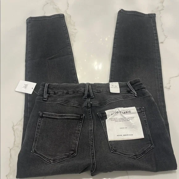 Good American Good Classic Straight Leg Jeans in Black308 - Picture 9 of 10